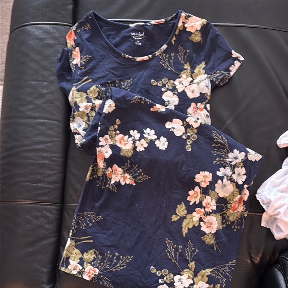 Isabel Maternity by Ingrid & Isabel Dresses & Skirts - Isabel Maternity Navy Floral Bodycon Dress